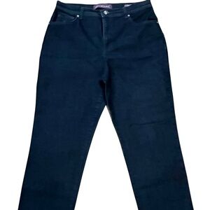 Gloria Vanderbilt Amanda Jean's 12 Short 30x27.5 Dark Wash Tapered Stretch